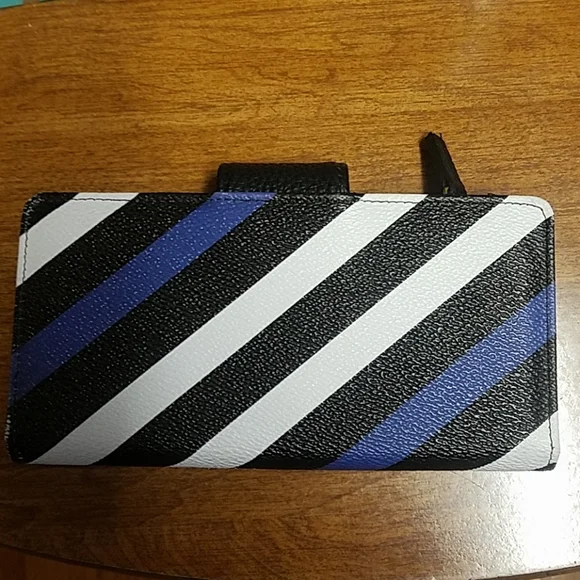 Brand new Buxton wallet - Picture 3 of 8